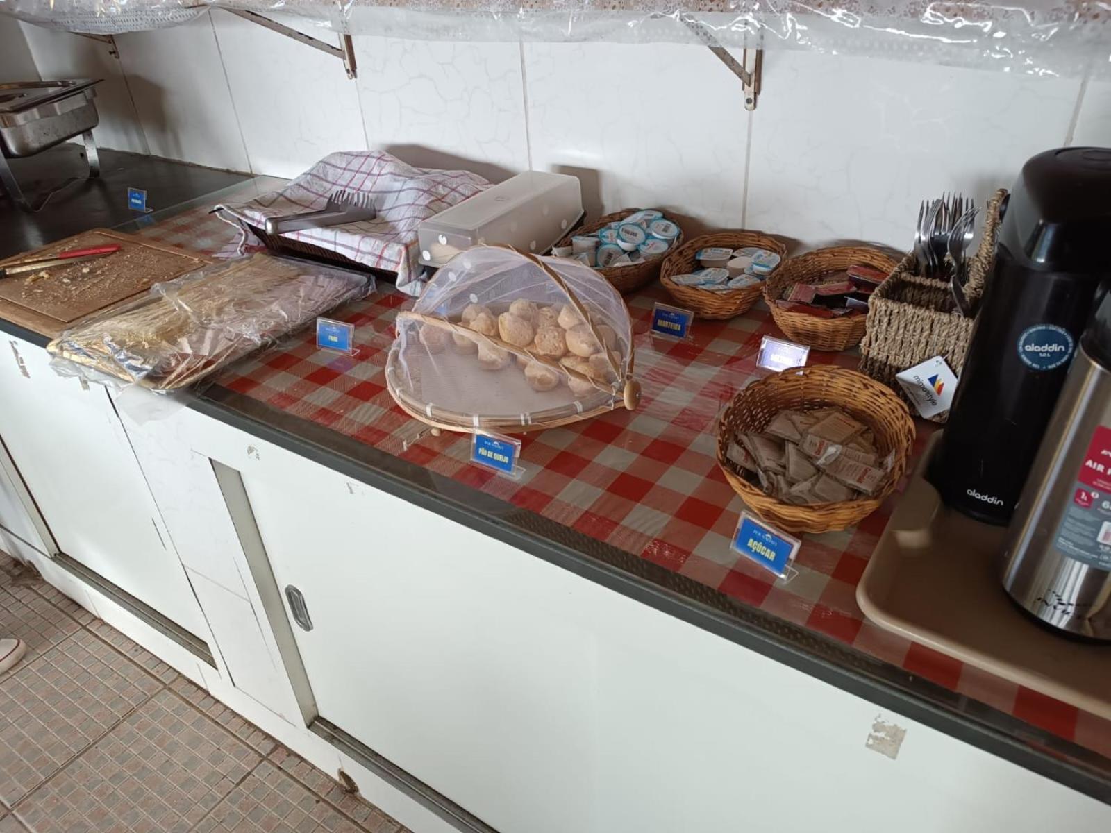 Pousada E Restaurante Frente Mar H غوارويا المظهر الخارجي الصورة
