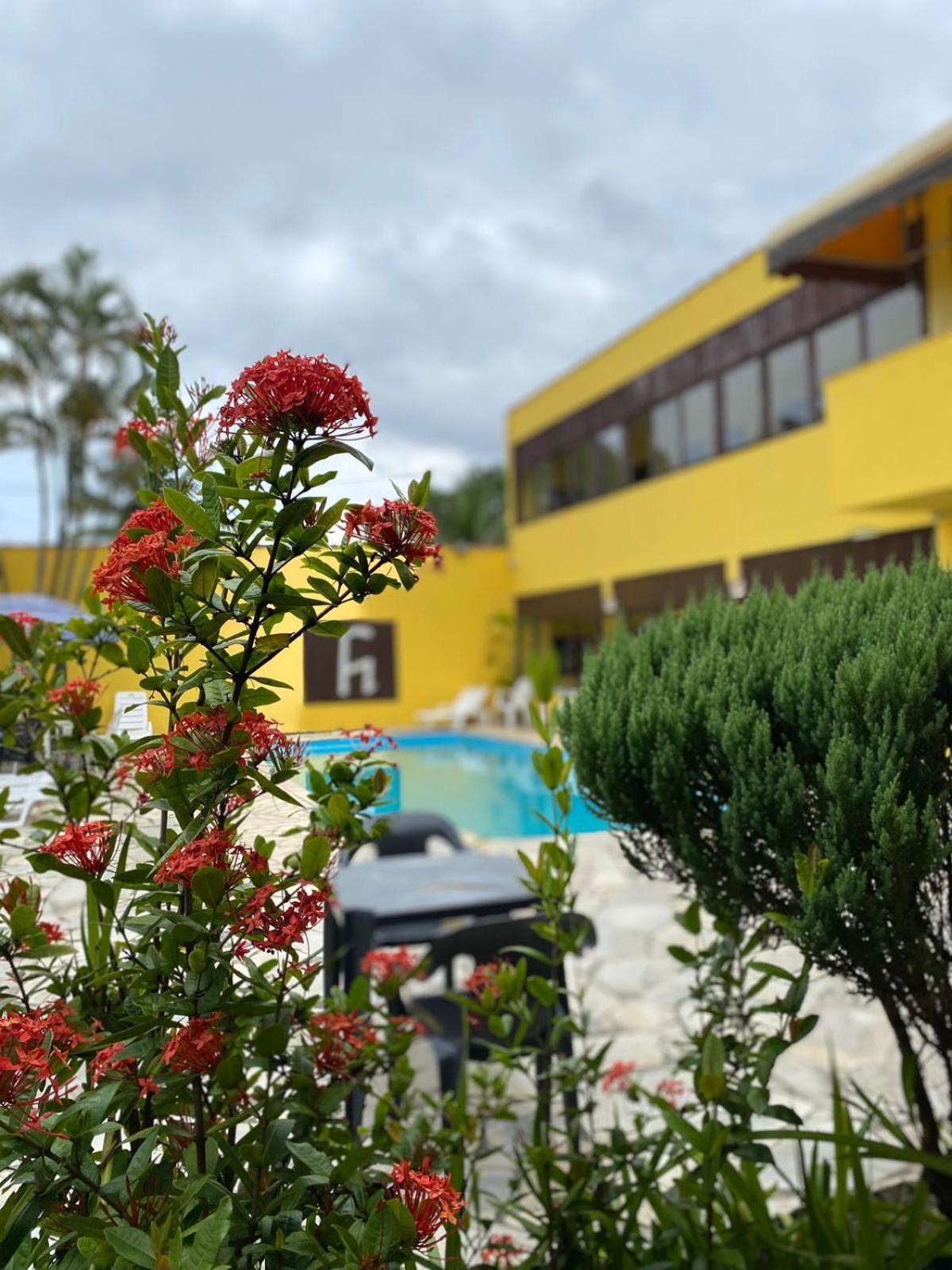 Pousada E Restaurante Frente Mar H غوارويا المظهر الخارجي الصورة